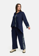 'Delina' Broek Denim – navy, vloeiend & met printdetail