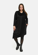 Vestido 'Lunet' – moderno, elegante y con un diseño de carácter fuerte