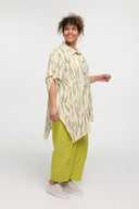 'Livia' Blusen-Tunika – leicht, figurumspielend & künstlerisch gemustert