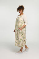 'Livia' Axelbandsklänning – luftig, figursmickrande & unik