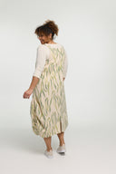 'Livia' Axelbandsklänning – luftig, figursmickrande & unik