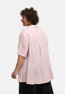 Blusa 'Zaya' – arejada, feminina e elegantemente descontraída