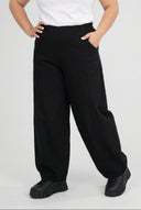 Spodnie 'Saria' – szerokie, swobodne i naturalne