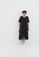 'Valeria' Jurk – vloeiend, modern & vrouwelijk